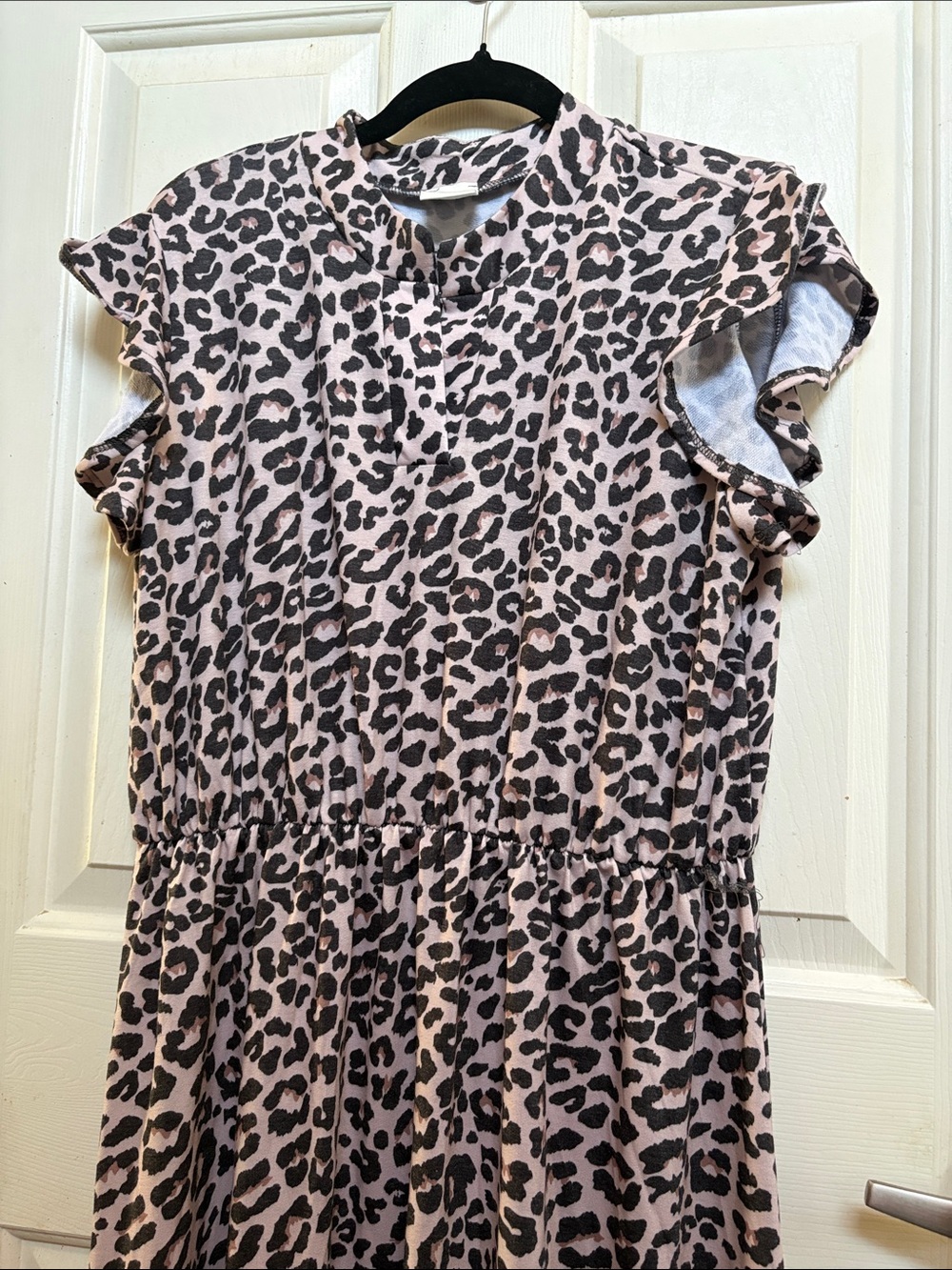 Woman’s  Leopard Print Midi Dress with Ruffle Sleeves
